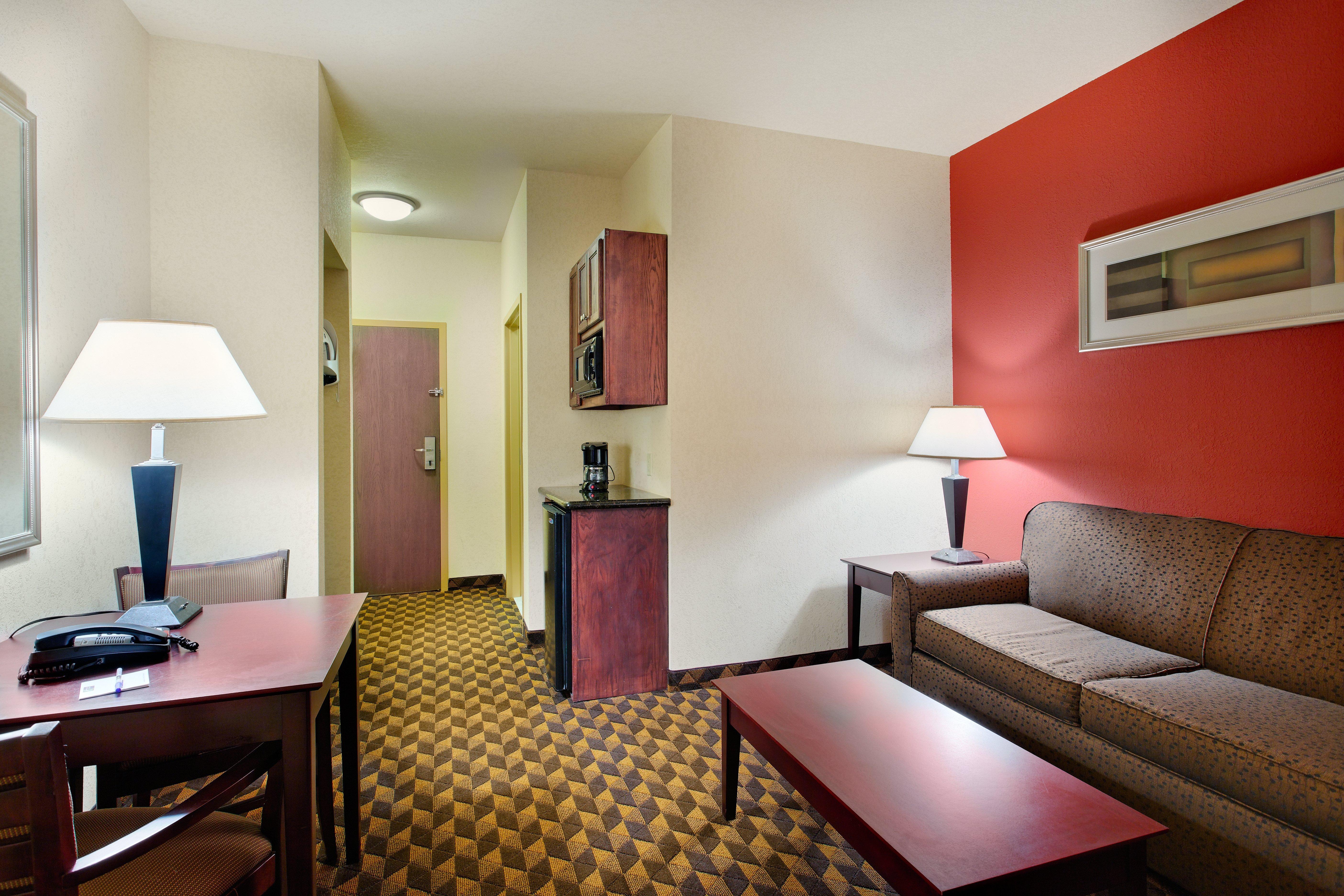 Holiday Inn Express & Suites Malvern By Ihg Exterior foto
